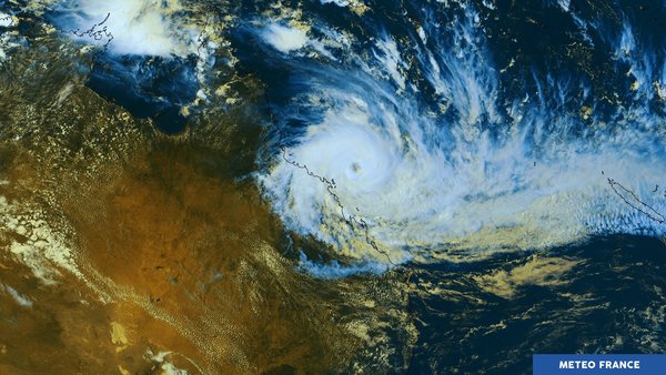 Évacuations au Queensland à l'approche de Debbie
