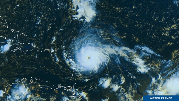 Irma est devenu un ouragan majeur de catégorie 5

