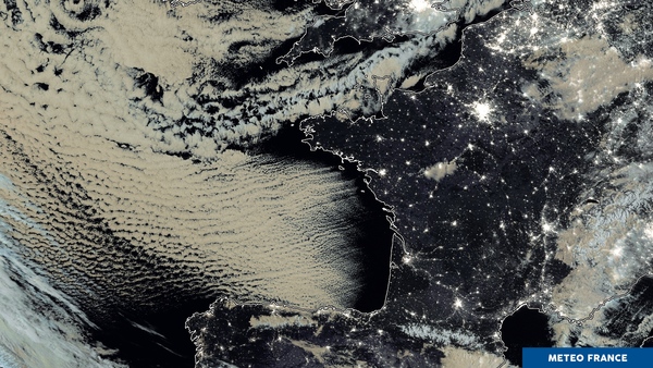 Flux de nord-est et formation nuageuse sur l'océan Atlantique
