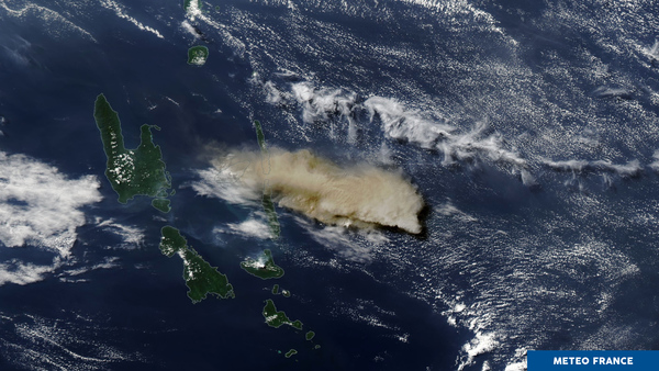 Éruption volcanique sur l'archipel de Vanuatu
