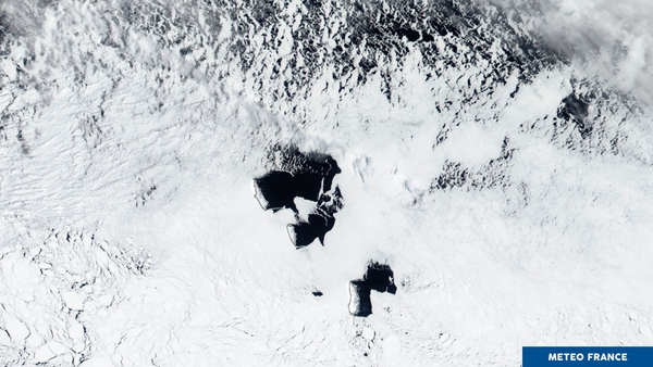 Sillages dans les glaces de mer antarctiques
