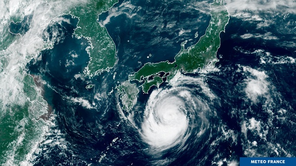 La tempête tropicale Francisco s'approche du Japon
