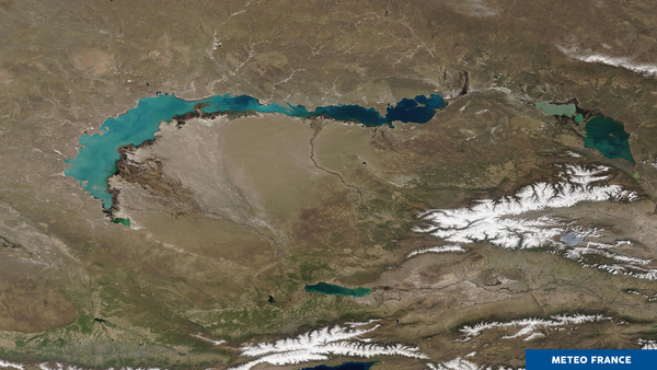 Le lac Balkach et le Tian Shan
