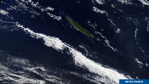Les nuages longent la Nouvelle Calédonie
