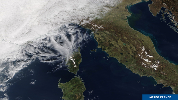 Neige visible en Corse et en Italie
