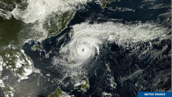 Le typhon Surigae 

