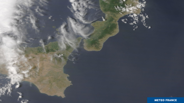 Eruption du volcan Etna en Sicile
