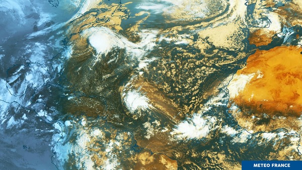 Activité cyclonique dans l'Atlantique nord
