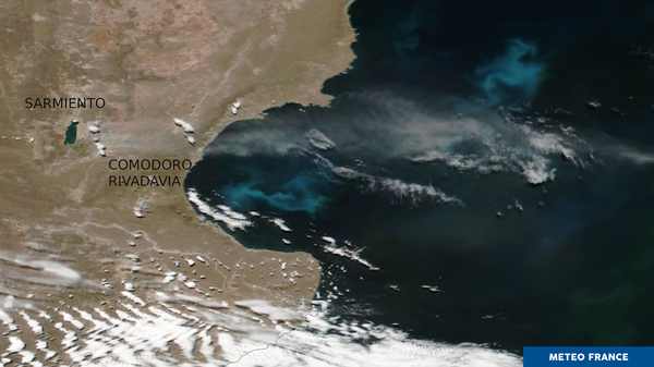 Chasse poussière et efflorescence algale en Patagonie
