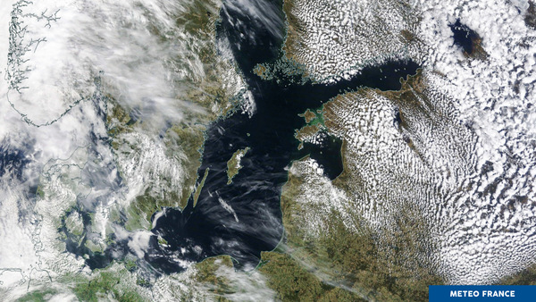Nuages en bordure de la mer Baltique
