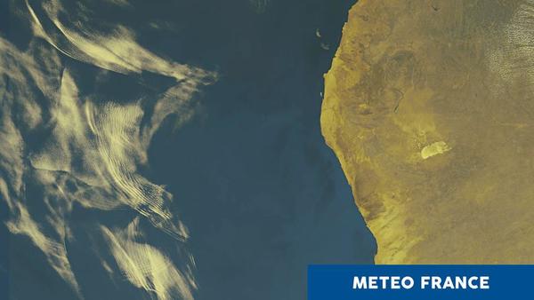 Nuages bas au large des côtes africaines 
