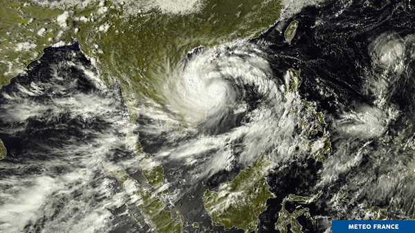 Le typhon Noru aborde le Vietnam
