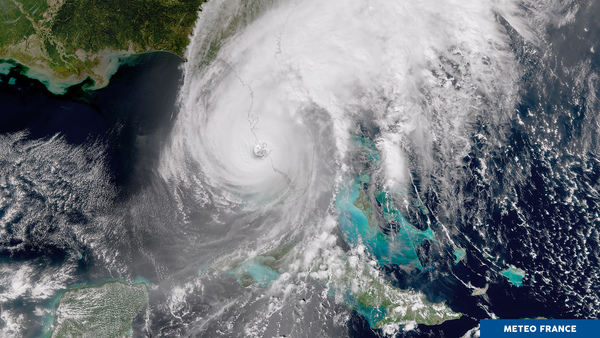 Le violent cyclone Ian touche la Floride
