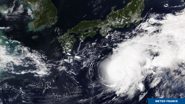 Le typhon Roke dégradé en forte tempête tropicale
