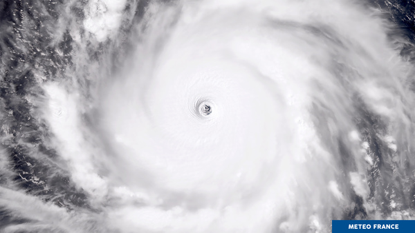 Zoom sur le typhon Mawar
